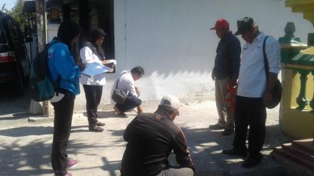 Tinjau Lokasi Pembangunan Saluran Air Hujan Pedukuhan Sonopakis Kidul